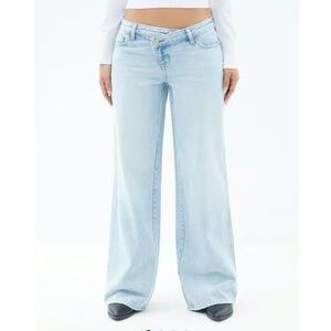 NWT PacSun Women's Casey Light Indigo Asymmetrical Low Rise Baggy Jeans